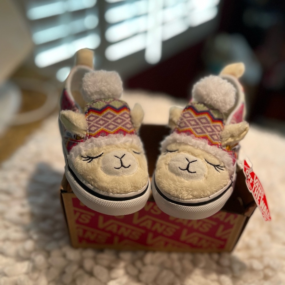 NWT Vans Toddler Alpaca Slip On. Size 5.5 T